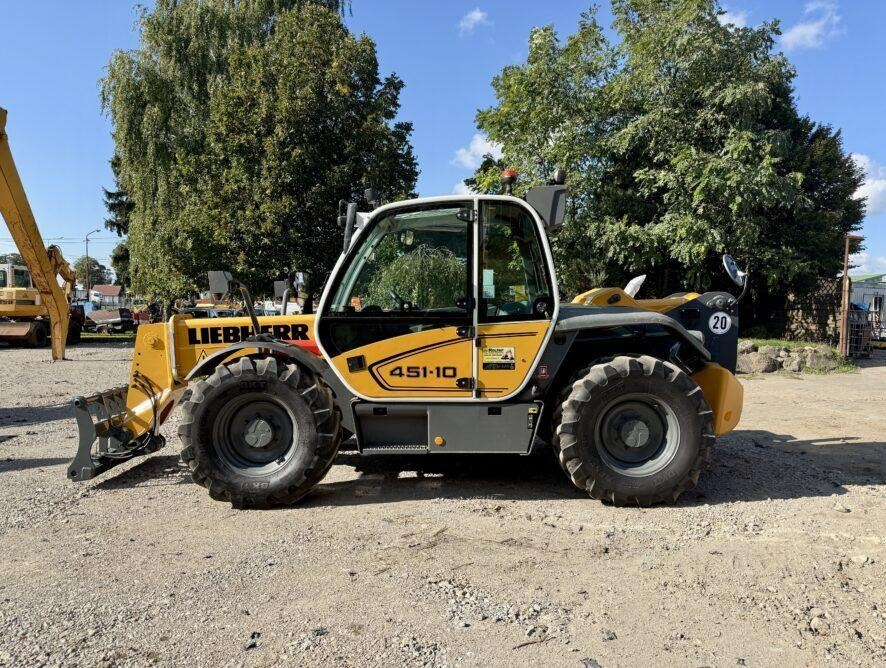 Liebherr TL451-13 - Teleskopski rukovatelj: slika Liebherr TL451-13 - Teleskopski rukovatelj Liebherr TL451-13 - Teleskopski rukovatelj: slika Liebherr TL451-13 - Teleskopski rukovatelj