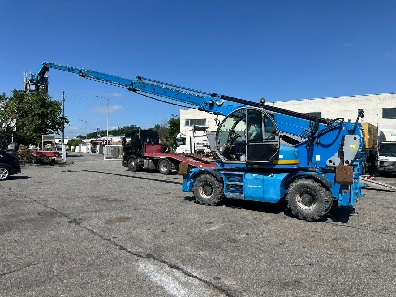 Genie Terex GTH 4018 SR/4x4/ ROTO - Podizna platforma montirana na kamion: slika Genie Terex GTH 4018 SR/4x4/ ROTO - Podizna platforma montirana na kamion Genie Terex GTH 4018 SR/4x4/ ROTO - Podizna platforma montirana na kamion: slika Genie Terex GTH 4018 SR/4x4/ ROTO - Podizna platforma montirana na kamion