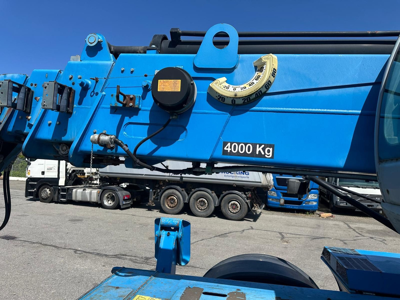 Genie Terex GTH 4018 SR/4x4/ ROTO - Podizna platforma montirana na kamion: slika Genie Terex GTH 4018 SR/4x4/ ROTO - Podizna platforma montirana na kamion Genie Terex GTH 4018 SR/4x4/ ROTO - Podizna platforma montirana na kamion: slika Genie Terex GTH 4018 SR/4x4/ ROTO - Podizna platforma montirana na kamion