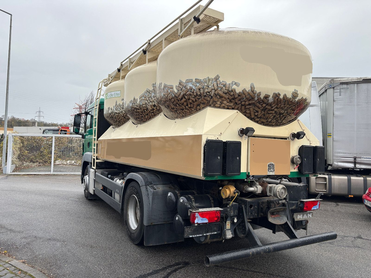 MAN TGS 18.440 Silo/Waage/Kompressor/40m Schlauch - Kamion cisterna: slika MAN TGS 18.440 Silo/Waage/Kompressor/40m Schlauch - Kamion cisterna MAN TGS 18.440 Silo/Waage/Kompressor/40m Schlauch - Kamion cisterna: slika MAN TGS 18.440 Silo/Waage/Kompressor/40m Schlauch - Kamion cisterna