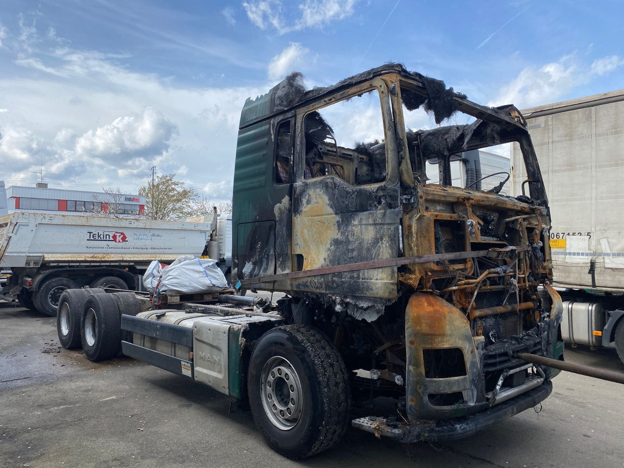 MAN TGX 26.580 Verbrannt 6x4 - Kamion-šasija: slika MAN TGX 26.580 Verbrannt 6x4 - Kamion-šasija MAN TGX 26.580 Verbrannt 6x4 - Kamion-šasija: slika MAN TGX 26.580 Verbrannt 6x4 - Kamion-šasija