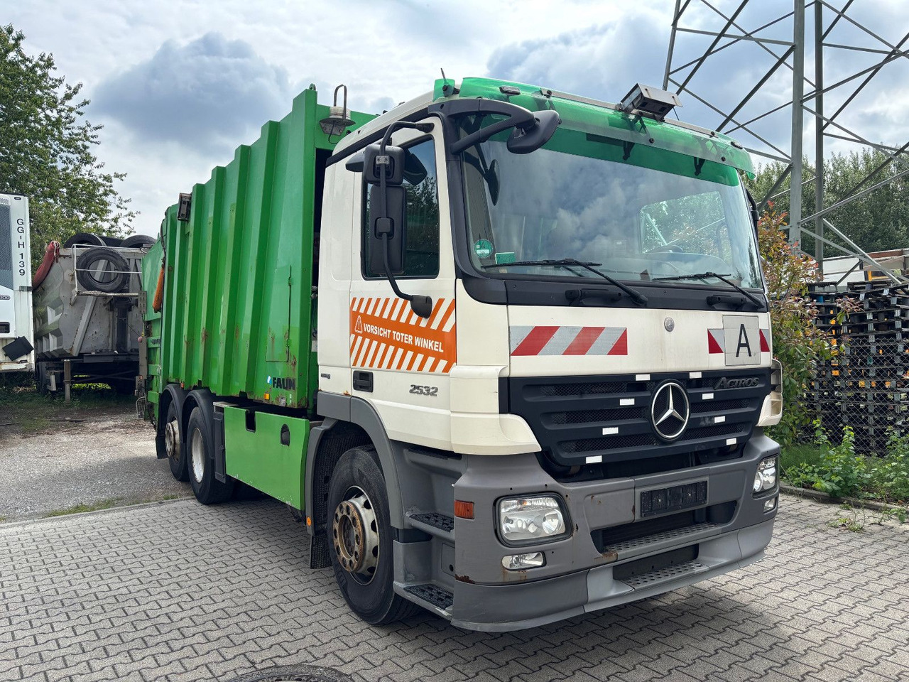 Mercedes-Benz 2532L EU5/Zöller Schüttung/VarioPress/Blatt-Luft - Kamion za odvoz smeća: slika Mercedes-Benz 2532L EU5/Zöller Schüttung/VarioPress/Blatt-Luft - Kamion za odvoz smeća Mercedes-Benz 2532L EU5/Zöller Schüttung/VarioPress/Blatt-Luft - Kamion za odvoz smeća: slika Mercedes-Benz 2532L EU5/Zöller Schüttung/VarioPress/Blatt-Luft - Kamion za odvoz smeća