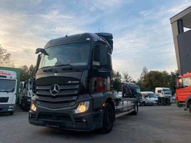 Mercedes-Benz Actros 1842 BDF LBW 1845 2x Mercedes-Benz Actros 1842 BDF LBW 1845 2x - Transporter kontejnera/ Kamion s izmjenjivim sanducima: slika Mercedes-Benz Actros 1842 BDF LBW 1845 2x Mercedes-Benz Actros 1842 BDF LBW 1845 2x - Transporter kontejnera/ Kamion s izmjenjivim sanducima Mercedes-Benz Actros 1842 BDF LBW 1845 2x Mercedes-Benz Actros 1842 BDF LBW 1845 2x - Transporter kontejnera/ Kamion s izmjenjivim sanducima: slika Mercedes-Benz Actros 1842 BDF LBW 1845 2x Mercedes-Benz Actros 1842 BDF LBW 1845 2x - Transporter kontejnera/ Kamion s izmjenjivim sanducima