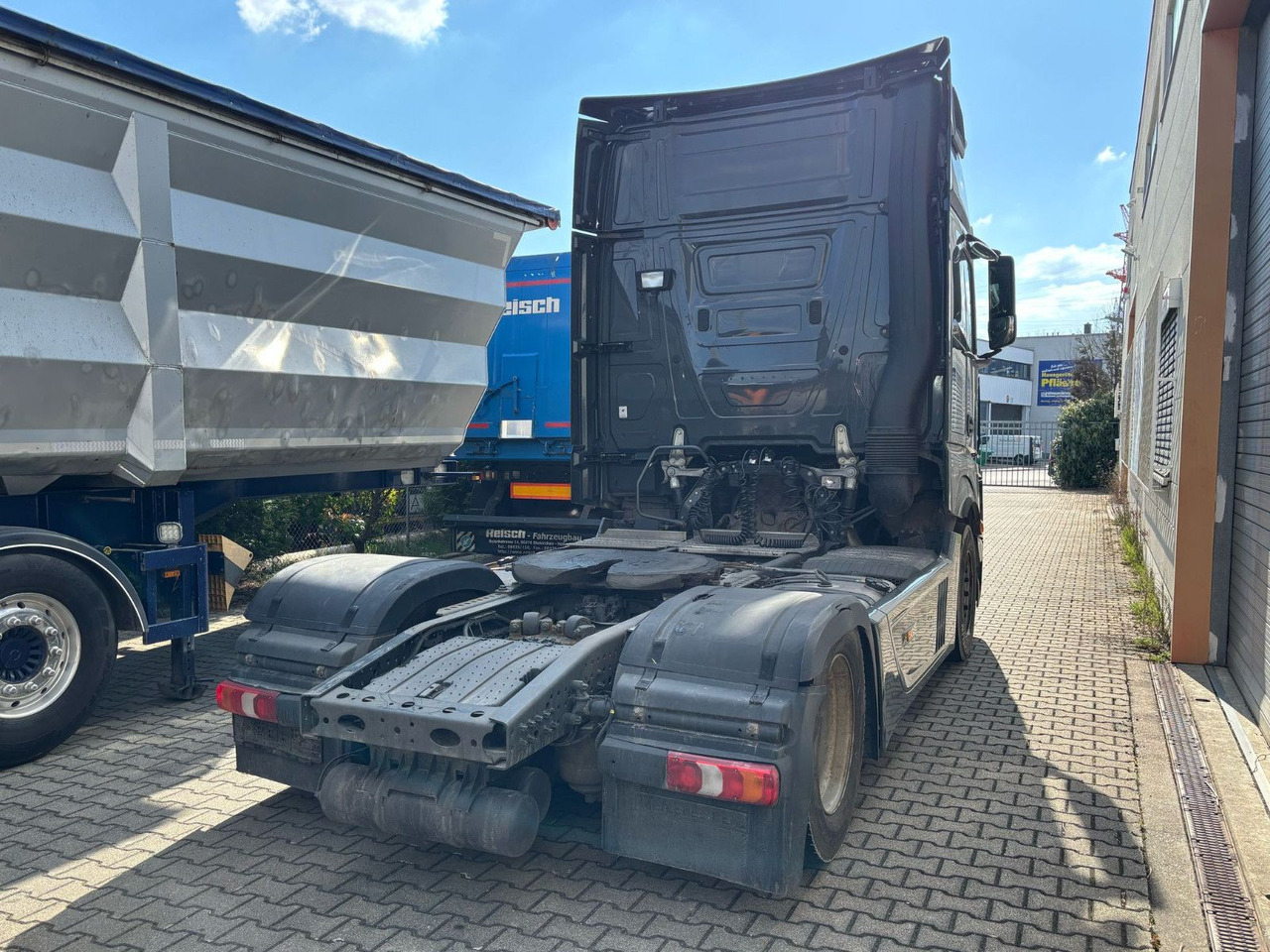 Mercedes-Benz Actros 1851 Retarder/Luft/Klima - Tegljač: slika Mercedes-Benz Actros 1851 Retarder/Luft/Klima - Tegljač Mercedes-Benz Actros 1851 Retarder/Luft/Klima - Tegljač: slika Mercedes-Benz Actros 1851 Retarder/Luft/Klima - Tegljač