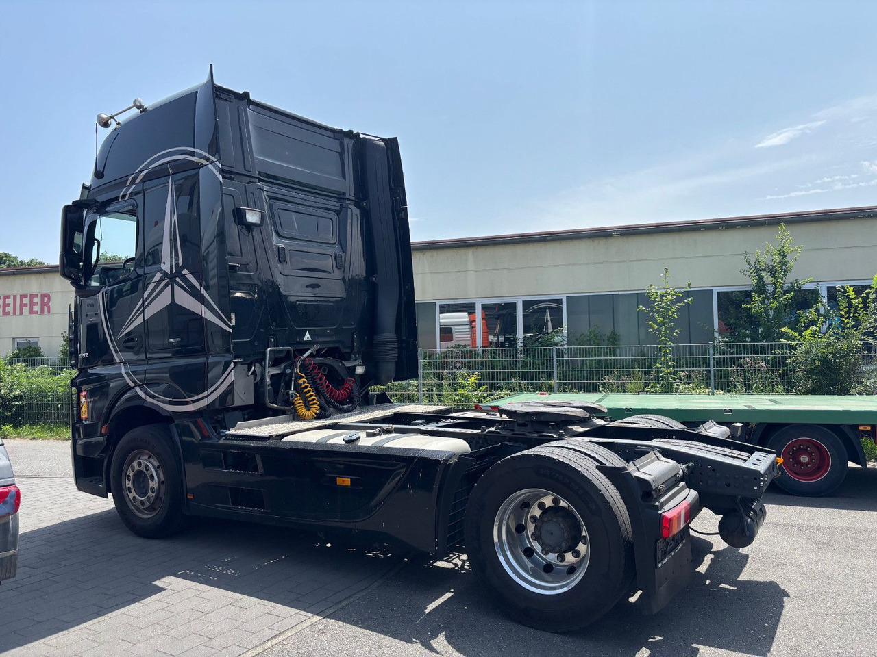 Mercedes-Benz Actros 1852 Giga Space/Alu Felgen/Retarder - Tegljač: slika Mercedes-Benz Actros 1852 Giga Space/Alu Felgen/Retarder - Tegljač Mercedes-Benz Actros 1852 Giga Space/Alu Felgen/Retarder - Tegljač: slika Mercedes-Benz Actros 1852 Giga Space/Alu Felgen/Retarder - Tegljač
