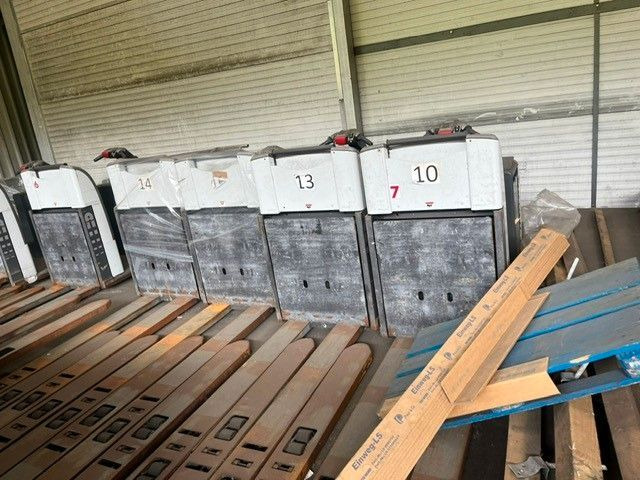 Telta Atlas Tempo PPL/250 SSN 10 Stück vorhanden  - Komisioner: slika Telta Atlas Tempo PPL/250 SSN 10 Stück vorhanden  - Komisioner Telta Atlas Tempo PPL/250 SSN 10 Stück vorhanden  - Komisioner: slika Telta Atlas Tempo PPL/250 SSN 10 Stück vorhanden  - Komisioner