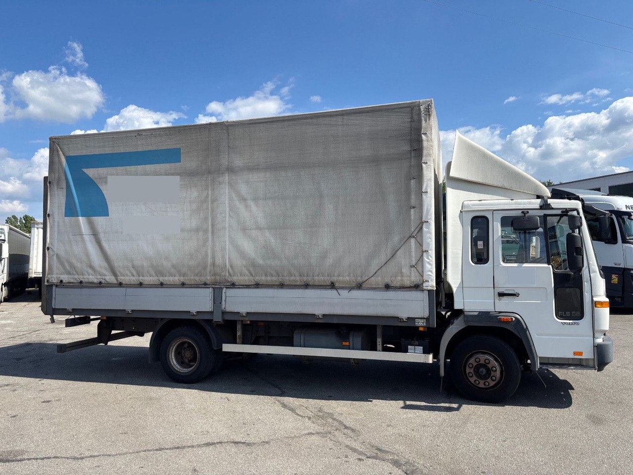 Volvo FL6 Klima/Luftfederung - Dostavno vozilo s ceradom: slika Volvo FL6 Klima/Luftfederung - Dostavno vozilo s ceradom Volvo FL6 Klima/Luftfederung - Dostavno vozilo s ceradom: slika Volvo FL6 Klima/Luftfederung - Dostavno vozilo s ceradom