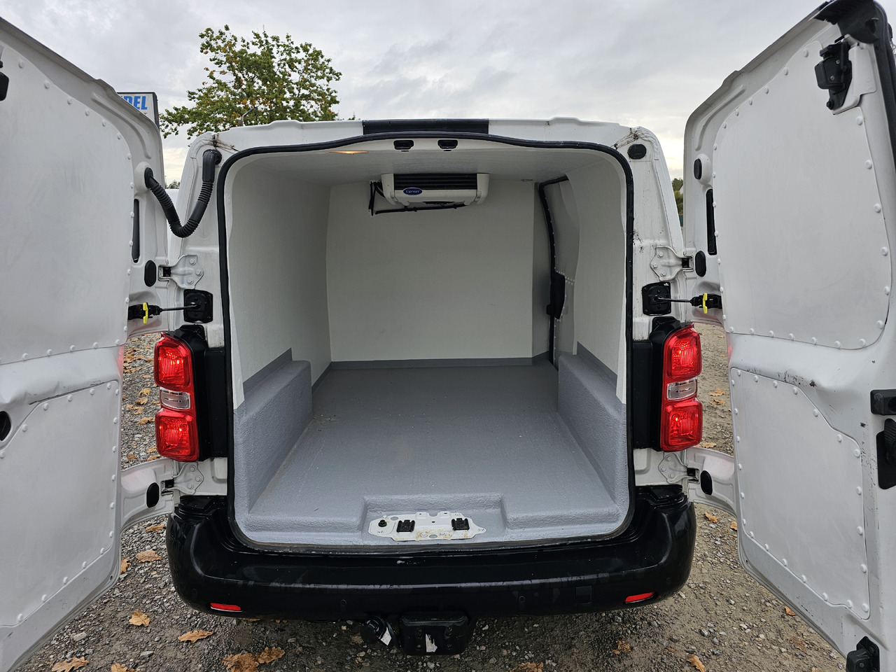 Citroen JUMPY CHLODNIA MROZNIA CARRIER+230V KLIMA NAVI EURO6 - Dostavno vozilo hladnjača: slika Citroen JUMPY CHLODNIA MROZNIA CARRIER+230V KLIMA NAVI EURO6 - Dostavno vozilo hladnjača Citroen JUMPY CHLODNIA MROZNIA CARRIER+230V KLIMA NAVI EURO6 - Dostavno vozilo hladnjača: slika Citroen JUMPY CHLODNIA MROZNIA CARRIER+230V KLIMA NAVI EURO6 - Dostavno vozilo hladnjača