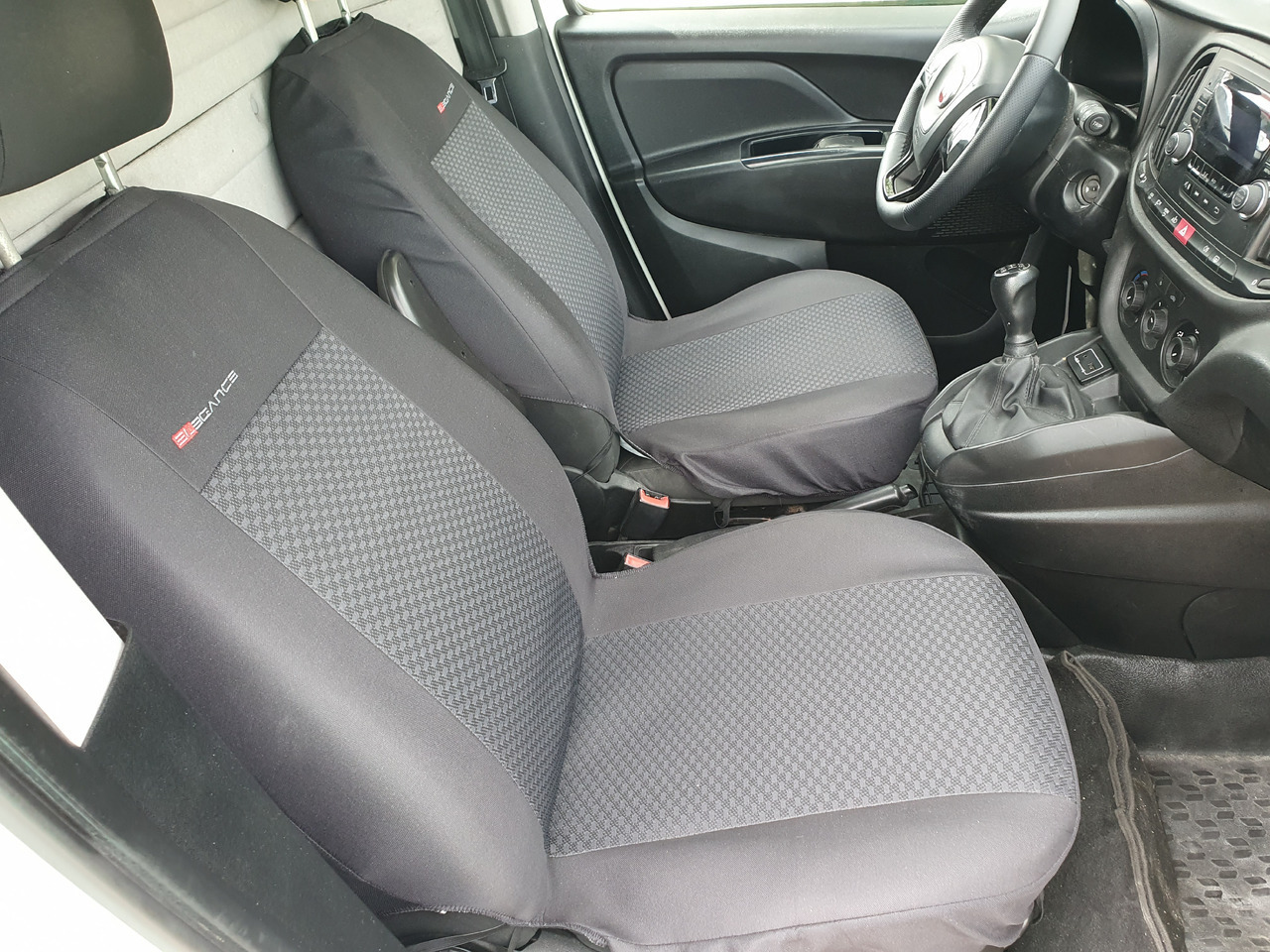FIAT DOBLO LONG CHLODNIA carrier+230v KLIMA EURO6 - Dostavno vozilo hladnjača: slika FIAT DOBLO LONG CHLODNIA carrier+230v KLIMA EURO6 - Dostavno vozilo hladnjača FIAT DOBLO LONG CHLODNIA carrier+230v KLIMA EURO6 - Dostavno vozilo hladnjača: slika FIAT DOBLO LONG CHLODNIA carrier+230v KLIMA EURO6 - Dostavno vozilo hladnjača