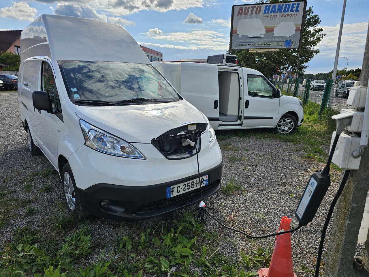 NISSAN E-NV200 ELEKTRYCZNY 40 KV 250 km KLIMA KAMERA - Mali kombi, Električno dostavno vozilo: slika NISSAN E-NV200 ELEKTRYCZNY 40 KV 250 km KLIMA KAMERA - Mali kombi, Električno dostavno vozilo NISSAN E-NV200 ELEKTRYCZNY 40 KV 250 km KLIMA KAMERA - Mali kombi, Električno dostavno vozilo: slika NISSAN E-NV200 ELEKTRYCZNY 40 KV 250 km KLIMA KAMERA - Mali kombi, Električno dostavno vozilo