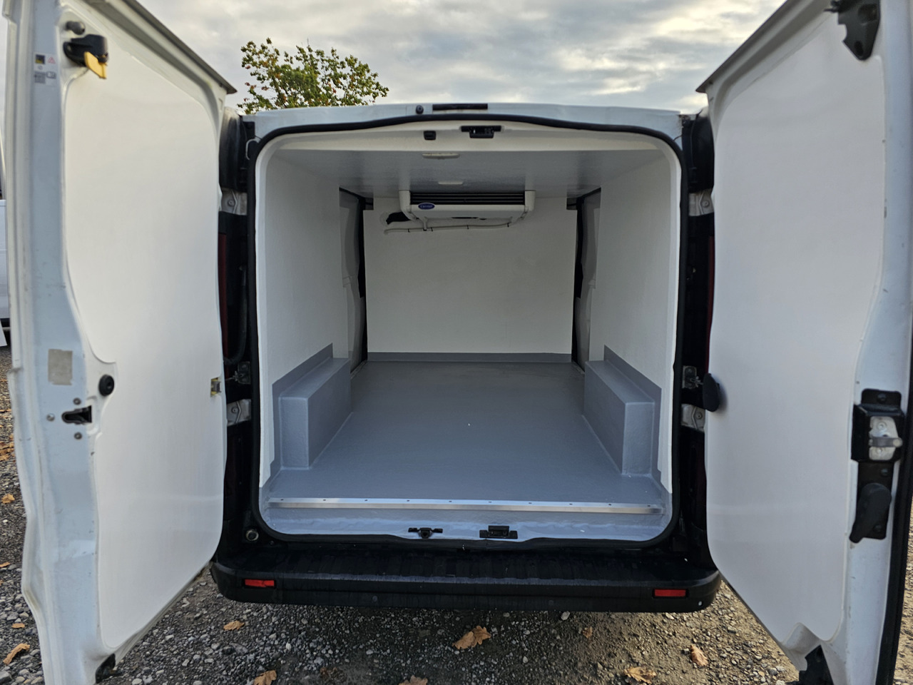 RENAULT TRAFIC MAXI LONG CHLODNIA MROZNIA CARRIER+230V KLIMA NAVI KAMERA EURO6 - Dostavno vozilo hladnjača: slika RENAULT TRAFIC MAXI LONG CHLODNIA MROZNIA CARRIER+230V KLIMA NAVI KAMERA EURO6 - Dostavno vozilo hladnjača RENAULT TRAFIC MAXI LONG CHLODNIA MROZNIA CARRIER+230V KLIMA NAVI KAMERA EURO6 - Dostavno vozilo hladnjača: slika RENAULT TRAFIC MAXI LONG CHLODNIA MROZNIA CARRIER+230V KLIMA NAVI KAMERA EURO6 - Dostavno vozilo hladnjača