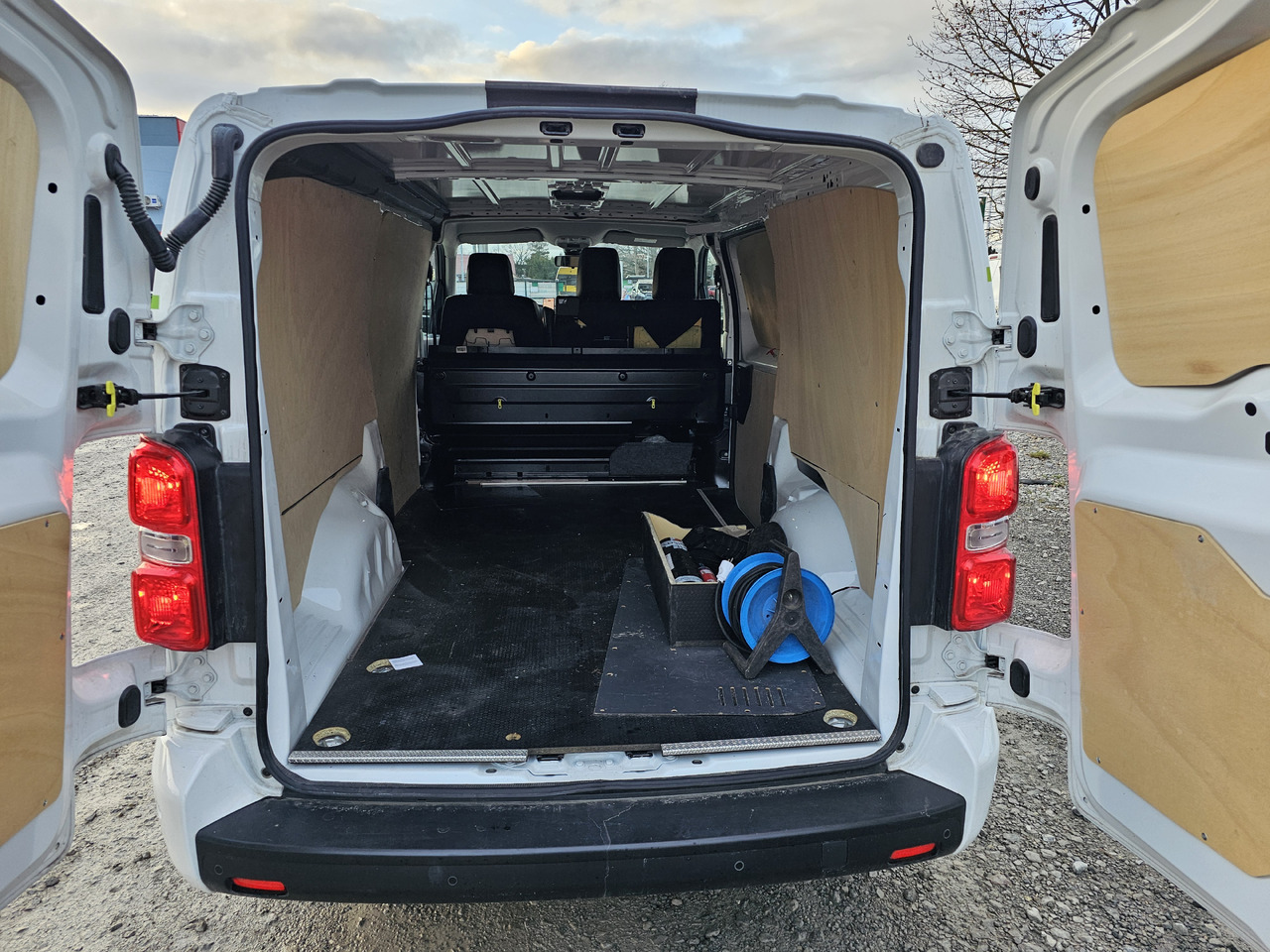 TOYOTA PROACE LONG ELECTRIC 75 KWH KLIMA NAVI KAMERA - Mali kombi, Električno dostavno vozilo: slika TOYOTA PROACE LONG ELECTRIC 75 KWH KLIMA NAVI KAMERA - Mali kombi, Električno dostavno vozilo TOYOTA PROACE LONG ELECTRIC 75 KWH KLIMA NAVI KAMERA - Mali kombi, Električno dostavno vozilo: slika TOYOTA PROACE LONG ELECTRIC 75 KWH KLIMA NAVI KAMERA - Mali kombi, Električno dostavno vozilo
