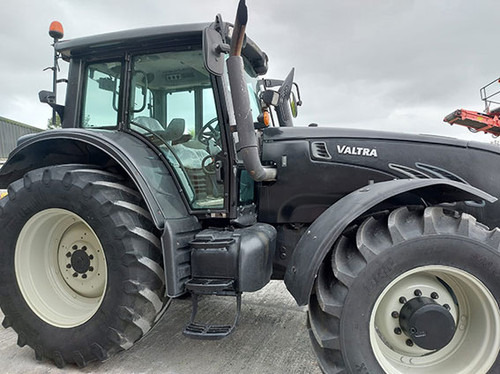 2012 Valtra T132 - Traktor: slika 2012 Valtra T132 - Traktor 2012 Valtra T132 - Traktor: slika 2012 Valtra T132 - Traktor