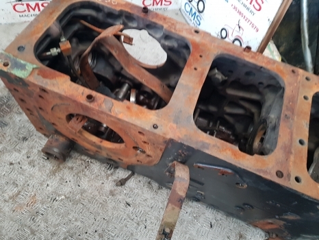 Case International 956, 1056 Rear Axle Centre Housing 1280964c2, 1289971c91 - Stražnja osovina za Traktor: slika Case International 956, 1056 Rear Axle Centre Housing 1280964c2, 1289971c91 - Stražnja osovina za Traktor Case International 956, 1056 Rear Axle Centre Housing 1280964c2, 1289971c91 - Stražnja osovina za Traktor: slika Case International 956, 1056 Rear Axle Centre Housing 1280964c2, 1289971c91 - Stražnja osovina za Traktor