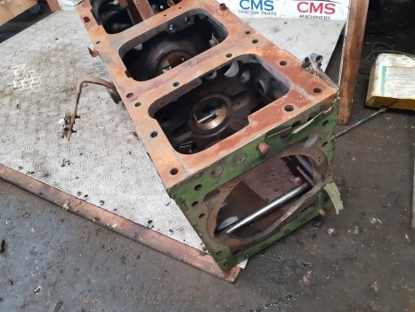 Case International 956, 1056 Rear Axle Centre Housing 1280964c2, 1289971c91 - Stražnja osovina za Traktor: slika Case International 956, 1056 Rear Axle Centre Housing 1280964c2, 1289971c91 - Stražnja osovina za Traktor Case International 956, 1056 Rear Axle Centre Housing 1280964c2, 1289971c91 - Stražnja osovina za Traktor: slika Case International 956, 1056 Rear Axle Centre Housing 1280964c2, 1289971c91 - Stražnja osovina za Traktor