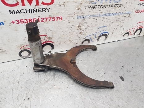 Case International 956, 1056 Rear Axle Differential Fork 3230701r91, 2706178r93 - Stražnja osovina za Traktor: slika Case International 956, 1056 Rear Axle Differential Fork 3230701r91, 2706178r93 - Stražnja osovina za Traktor Case International 956, 1056 Rear Axle Differential Fork 3230701r91, 2706178r93 - Stražnja osovina za Traktor: slika Case International 956, 1056 Rear Axle Differential Fork 3230701r91, 2706178r93 - Stražnja osovina za Traktor
