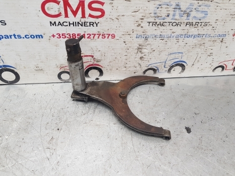 Case International 956, 1056 Rear Axle Differential Fork 3230701r91, 2706178r93 - Stražnja osovina za Traktor: slika Case International 956, 1056 Rear Axle Differential Fork 3230701r91, 2706178r93 - Stražnja osovina za Traktor Case International 956, 1056 Rear Axle Differential Fork 3230701r91, 2706178r93 - Stražnja osovina za Traktor: slika Case International 956, 1056 Rear Axle Differential Fork 3230701r91, 2706178r93 - Stražnja osovina za Traktor