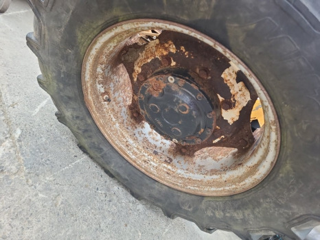 Case Jx80 New Hollland Td5, Td5000 Fiat 90, 93,94 Front Wheel Rim 340x85r24 - Felga za Poljoprivredni strojevi: slika Case Jx80 New Hollland Td5, Td5000 Fiat 90, 93,94 Front Wheel Rim 340x85r24 - Felga za Poljoprivredni strojevi Case Jx80 New Hollland Td5, Td5000 Fiat 90, 93,94 Front Wheel Rim 340x85r24 - Felga za Poljoprivredni strojevi: slika Case Jx80 New Hollland Td5, Td5000 Fiat 90, 93,94 Front Wheel Rim 340x85r24 - Felga za Poljoprivredni strojevi
