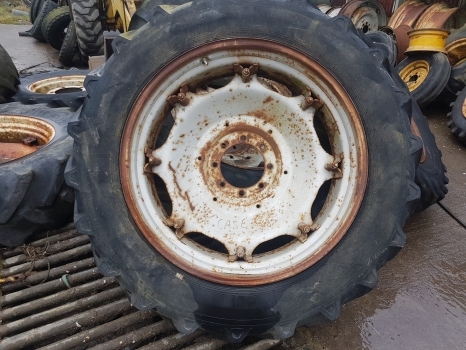 Case Rear Wheel And Tyre 13.6r38 - Kompletan kotač za Traktor: slika Case Rear Wheel And Tyre 13.6r38 - Kompletan kotač za Traktor Case Rear Wheel And Tyre 13.6r38 - Kompletan kotač za Traktor: slika Case Rear Wheel And Tyre 13.6r38 - Kompletan kotač za Traktor
