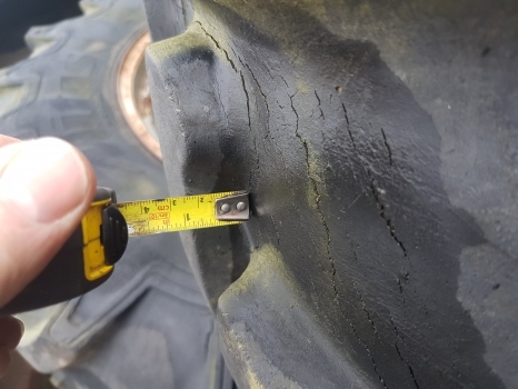 Case Rear Wheel And Tyre 13.6r38 - Kompletan kotač za Traktor: slika Case Rear Wheel And Tyre 13.6r38 - Kompletan kotač za Traktor Case Rear Wheel And Tyre 13.6r38 - Kompletan kotač za Traktor: slika Case Rear Wheel And Tyre 13.6r38 - Kompletan kotač za Traktor
