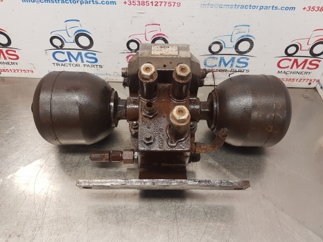 Claas Ares 836, 815, 816, 826 Suspension Controle Valve Parts Only 7700061891 - Ovjes za Traktor: slika Claas Ares 836, 815, 816, 826 Suspension Controle Valve Parts Only 7700061891 - Ovjes za Traktor Claas Ares 836, 815, 816, 826 Suspension Controle Valve Parts Only 7700061891 - Ovjes za Traktor: slika Claas Ares 836, 815, 816, 826 Suspension Controle Valve Parts Only 7700061891 - Ovjes za Traktor