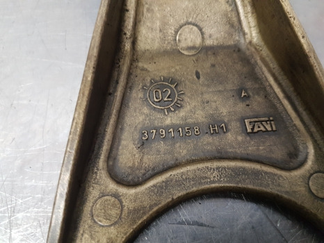 Claas Ares 836, Atles 946-915 Rz Differential Lock Fork 6005024889, 3791158h1 - Kvačilo i dijelovi za Traktor: slika Claas Ares 836, Atles 946-915 Rz Differential Lock Fork 6005024889, 3791158h1 - Kvačilo i dijelovi za Traktor Claas Ares 836, Atles 946-915 Rz Differential Lock Fork 6005024889, 3791158h1 - Kvačilo i dijelovi za Traktor: slika Claas Ares 836, Atles 946-915 Rz Differential Lock Fork 6005024889, 3791158h1 - Kvačilo i dijelovi za Traktor