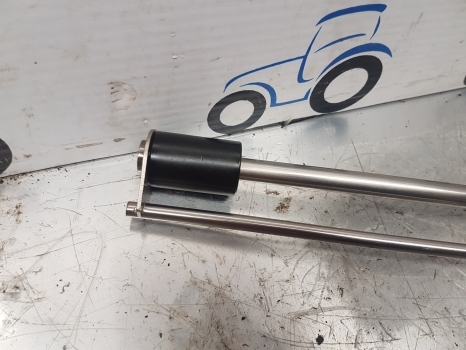 Claas Arion 600 Ser Hexashift, Cmatic 640 Fuel Sender Unit 0021992210, 21992210 - Sustav goriva za Traktor: slika Claas Arion 600 Ser Hexashift, Cmatic 640 Fuel Sender Unit 0021992210, 21992210 - Sustav goriva za Traktor Claas Arion 600 Ser Hexashift, Cmatic 640 Fuel Sender Unit 0021992210, 21992210 - Sustav goriva za Traktor: slika Claas Arion 600 Ser Hexashift, Cmatic 640 Fuel Sender Unit 0021992210, 21992210 - Sustav goriva za Traktor