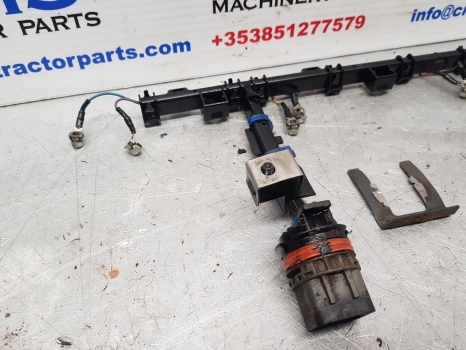 Claas Arion 640 A36, A37 Engine Injectors Wiring Loom 0011467660, 0011505370, - Kabeli/ Ožičenje za Traktor: slika Claas Arion 640 A36, A37 Engine Injectors Wiring Loom 0011467660, 0011505370, - Kabeli/ Ožičenje za Traktor Claas Arion 640 A36, A37 Engine Injectors Wiring Loom 0011467660, 0011505370, - Kabeli/ Ožičenje za Traktor: slika Claas Arion 640 A36, A37 Engine Injectors Wiring Loom 0011467660, 0011505370, - Kabeli/ Ožičenje za Traktor
