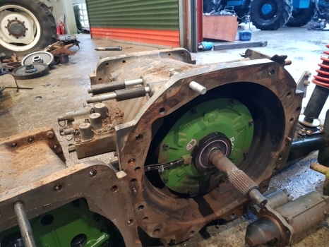 Claas Arion 640 A36 Hexashift Transmission Complete 0011313610, 0011313611 - Mjenjač za Traktor: slika Claas Arion 640 A36 Hexashift Transmission Complete 0011313610, 0011313611 - Mjenjač za Traktor Claas Arion 640 A36 Hexashift Transmission Complete 0011313610, 0011313611 - Mjenjač za Traktor: slika Claas Arion 640 A36 Hexashift Transmission Complete 0011313610, 0011313611 - Mjenjač za Traktor