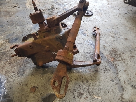 Hidraulika za Traktor Fiat 70-90, 80-90 Hydraulic Lift Cover Assy 5117164, 5125938, 5123957, 5123959: slika Hidraulika za Traktor Fiat 70-90, 80-90 Hydraulic Lift Cover Assy 5117164, 5125938, 5123957, 5123959