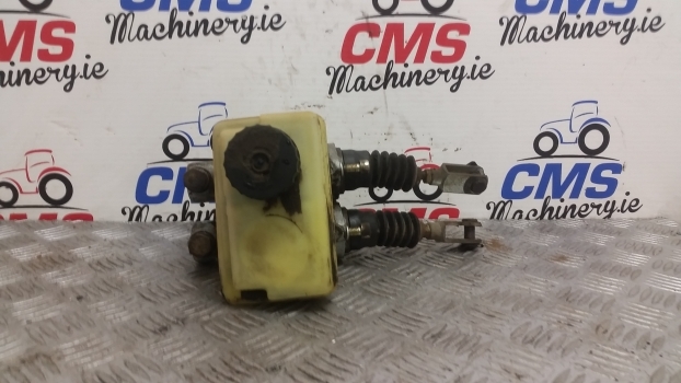 Fiat F140, F Series, Brakes Master Cylinder Assembly 5145630, 5145631 - Kočioni cilindar za Traktor: slika Fiat F140, F Series, Brakes Master Cylinder Assembly 5145630, 5145631 - Kočioni cilindar za Traktor Fiat F140, F Series, Brakes Master Cylinder Assembly 5145630, 5145631 - Kočioni cilindar za Traktor: slika Fiat F140, F Series, Brakes Master Cylinder Assembly 5145630, 5145631 - Kočioni cilindar za Traktor