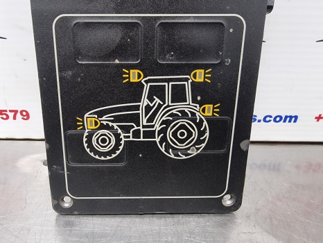 Fiat, New Holland 60, M Series Ecu Control Panel 82008154, 82010884, 82013284 - Upravljačka jedinica (ECU): slika Fiat, New Holland 60, M Series Ecu Control Panel 82008154, 82010884, 82013284 - Upravljačka jedinica (ECU) Fiat, New Holland 60, M Series Ecu Control Panel 82008154, 82010884, 82013284 - Upravljačka jedinica (ECU): slika Fiat, New Holland 60, M Series Ecu Control Panel 82008154, 82010884, 82013284 - Upravljačka jedinica (ECU)