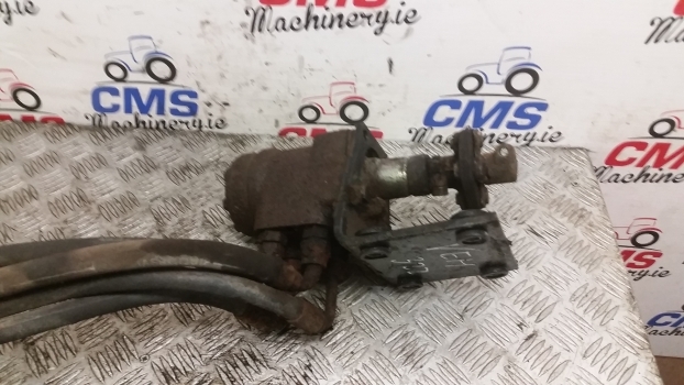 Ford 30, 10 S 4630 Danfoss Steering Motor Valve 83986295, E9223a244ba, 150n1260 - Upravljački mehanizam za Traktor: slika Ford 30, 10 S 4630 Danfoss Steering Motor Valve 83986295, E9223a244ba, 150n1260 - Upravljački mehanizam za Traktor Ford 30, 10 S 4630 Danfoss Steering Motor Valve 83986295, E9223a244ba, 150n1260 - Upravljački mehanizam za Traktor: slika Ford 30, 10 S 4630 Danfoss Steering Motor Valve 83986295, E9223a244ba, 150n1260 - Upravljački mehanizam za Traktor