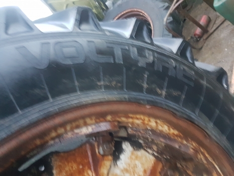 Ford 30, Tw, 40 Series Tw15, 8530, Tw20 Rear Adjustable Wheel Ant Tyre 18.4r38 - Kompletan kotač za Traktor: slika Ford 30, Tw, 40 Series Tw15, 8530, Tw20 Rear Adjustable Wheel Ant Tyre 18.4r38 - Kompletan kotač za Traktor Ford 30, Tw, 40 Series Tw15, 8530, Tw20 Rear Adjustable Wheel Ant Tyre 18.4r38 - Kompletan kotač za Traktor: slika Ford 30, Tw, 40 Series Tw15, 8530, Tw20 Rear Adjustable Wheel Ant Tyre 18.4r38 - Kompletan kotač za Traktor
