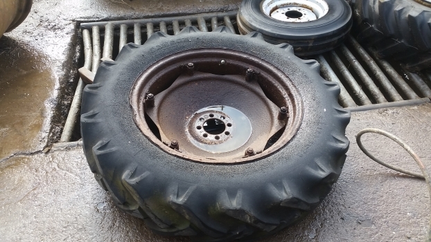 Ford 4000 Rear Wheel And Tyre 12.4/11-28. Please Check The Description - Kompletan kotač za Traktor: slika Ford 4000 Rear Wheel And Tyre 12.4/11-28. Please Check The Description - Kompletan kotač za Traktor Ford 4000 Rear Wheel And Tyre 12.4/11-28. Please Check The Description - Kompletan kotač za Traktor: slika Ford 4000 Rear Wheel And Tyre 12.4/11-28. Please Check The Description - Kompletan kotač za Traktor