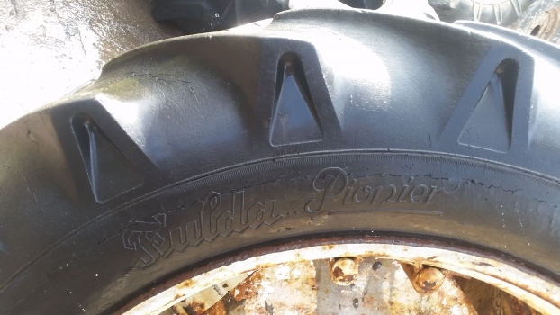 Ford 4000 Rear Wheel And Tyre 12.4/11-32. Please Check By Description - Kompletan kotač za Traktor: slika Ford 4000 Rear Wheel And Tyre 12.4/11-32. Please Check By Description - Kompletan kotač za Traktor Ford 4000 Rear Wheel And Tyre 12.4/11-32. Please Check By Description - Kompletan kotač za Traktor: slika Ford 4000 Rear Wheel And Tyre 12.4/11-32. Please Check By Description - Kompletan kotač za Traktor