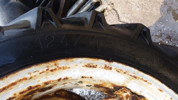 Ford 4000 Rear Wheel And Tyre 12.4/11-32. Please Check By Description - Kompletan kotač za Traktor: slika Ford 4000 Rear Wheel And Tyre 12.4/11-32. Please Check By Description - Kompletan kotač za Traktor Ford 4000 Rear Wheel And Tyre 12.4/11-32. Please Check By Description - Kompletan kotač za Traktor: slika Ford 4000 Rear Wheel And Tyre 12.4/11-32. Please Check By Description - Kompletan kotač za Traktor