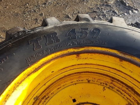 Ford 4550 Rear Wheel Rim And Tyre 18.4-26, 1 Inch Grip, 6 Inches Centre Hole - Kompletan kotač za Traktor: slika Ford 4550 Rear Wheel Rim And Tyre 18.4-26, 1 Inch Grip, 6 Inches Centre Hole - Kompletan kotač za Traktor Ford 4550 Rear Wheel Rim And Tyre 18.4-26, 1 Inch Grip, 6 Inches Centre Hole - Kompletan kotač za Traktor: slika Ford 4550 Rear Wheel Rim And Tyre 18.4-26, 1 Inch Grip, 6 Inches Centre Hole - Kompletan kotač za Traktor