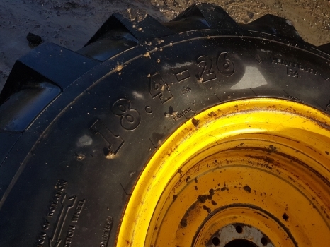 Ford 4550 Rear Wheel Rim And Tyre 18.4-26, 1 Inch Grip, 6 Inches Centre Hole - Kompletan kotač za Traktor: slika Ford 4550 Rear Wheel Rim And Tyre 18.4-26, 1 Inch Grip, 6 Inches Centre Hole - Kompletan kotač za Traktor Ford 4550 Rear Wheel Rim And Tyre 18.4-26, 1 Inch Grip, 6 Inches Centre Hole - Kompletan kotač za Traktor: slika Ford 4550 Rear Wheel Rim And Tyre 18.4-26, 1 Inch Grip, 6 Inches Centre Hole - Kompletan kotač za Traktor