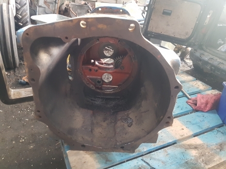 Ford 4830 , 5030 Transmission Housing E9nn7003ba, E9nn7003bb, 81874937 - Prijenos za Traktor: slika Ford 4830 , 5030 Transmission Housing E9nn7003ba, E9nn7003bb, 81874937 - Prijenos za Traktor Ford 4830 , 5030 Transmission Housing E9nn7003ba, E9nn7003bb, 81874937 - Prijenos za Traktor: slika Ford 4830 , 5030 Transmission Housing E9nn7003ba, E9nn7003bb, 81874937 - Prijenos za Traktor
