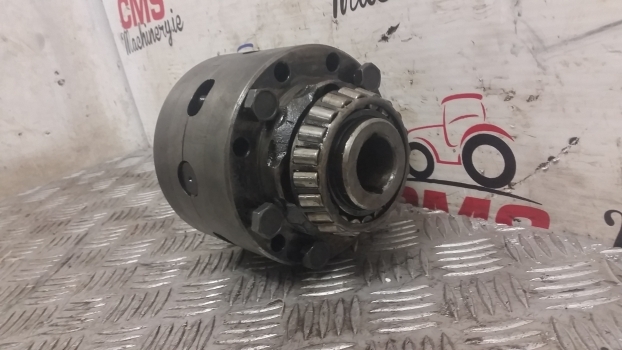 Ford 8340, 10, 40, Lb, Tlb Front Axle Differential Box Assy 9968055, 85827068 - Diferencijalni zupčanik za Traktor: slika Ford 8340, 10, 40, Lb, Tlb Front Axle Differential Box Assy 9968055, 85827068 - Diferencijalni zupčanik za Traktor Ford 8340, 10, 40, Lb, Tlb Front Axle Differential Box Assy 9968055, 85827068 - Diferencijalni zupčanik za Traktor: slika Ford 8340, 10, 40, Lb, Tlb Front Axle Differential Box Assy 9968055, 85827068 - Diferencijalni zupčanik za Traktor