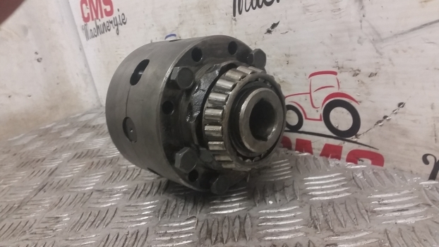 Ford 8340, 10, 40, Lb, Tlb Front Axle Differential Box Assy 9968055, 85827068 - Diferencijalni zupčanik za Traktor: slika Ford 8340, 10, 40, Lb, Tlb Front Axle Differential Box Assy 9968055, 85827068 - Diferencijalni zupčanik za Traktor Ford 8340, 10, 40, Lb, Tlb Front Axle Differential Box Assy 9968055, 85827068 - Diferencijalni zupčanik za Traktor: slika Ford 8340, 10, 40, Lb, Tlb Front Axle Differential Box Assy 9968055, 85827068 - Diferencijalni zupčanik za Traktor