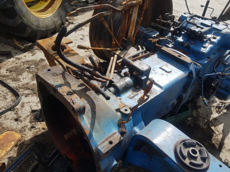 Mjenjač Ford New Holland 40, Ts Series 7740, 5640 Sl 12x12 Transmission Gearbox Complete: slika Mjenjač Ford New Holland 40, Ts Series 7740, 5640 Sl 12x12 Transmission Gearbox Complete