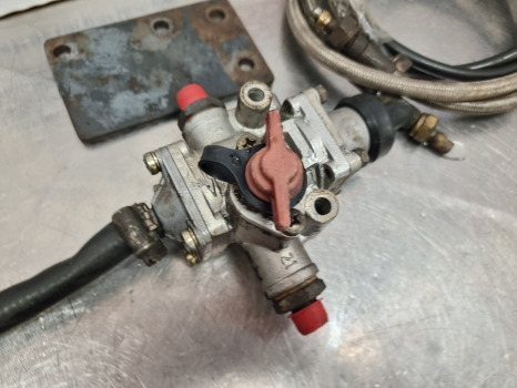 Ford New Holland Reifenfullen Control Valve Assy Reifenfullen - Hidraulika: slika Ford New Holland Reifenfullen Control Valve Assy Reifenfullen - Hidraulika Ford New Holland Reifenfullen Control Valve Assy Reifenfullen - Hidraulika: slika Ford New Holland Reifenfullen Control Valve Assy Reifenfullen - Hidraulika
