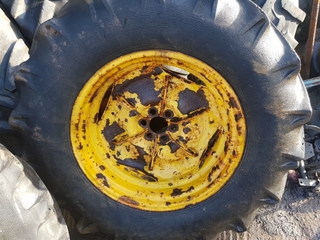 Ford Rear Wheel And Tyre 16.9/14-30 - Kompletan kotač za Traktor: slika Ford Rear Wheel And Tyre 16.9/14-30 - Kompletan kotač za Traktor Ford Rear Wheel And Tyre 16.9/14-30 - Kompletan kotač za Traktor: slika Ford Rear Wheel And Tyre 16.9/14-30 - Kompletan kotač za Traktor