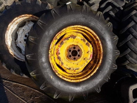 Ford Rear Wheel And Tyre 16.9/14-30 - Kompletan kotač za Traktor: slika Ford Rear Wheel And Tyre 16.9/14-30 - Kompletan kotač za Traktor Ford Rear Wheel And Tyre 16.9/14-30 - Kompletan kotač za Traktor: slika Ford Rear Wheel And Tyre 16.9/14-30 - Kompletan kotač za Traktor