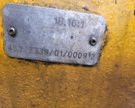 Jcb 530-105 Front axle drive shaft lhs 18.16:1, 453/3338 - Prednja osovina za Oprema za rukovanje materijalima: slika Jcb 530-105 Front axle drive shaft lhs 18.16:1, 453/3338 - Prednja osovina za Oprema za rukovanje materijalima Jcb 530-105 Front axle drive shaft lhs 18.16:1, 453/3338 - Prednja osovina za Oprema za rukovanje materijalima: slika Jcb 530-105 Front axle drive shaft lhs 18.16:1, 453/3338 - Prednja osovina za Oprema za rukovanje materijalima