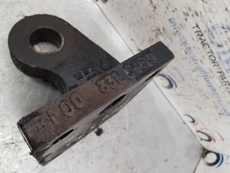 Jcb Tm310, Tm320 Steering Pivot Arm 331/64601, 275/00204, 450/108713 - Upravljački mehanizam za Teleskopski rukovatelj: slika Jcb Tm310, Tm320 Steering Pivot Arm 331/64601, 275/00204, 450/108713 - Upravljački mehanizam za Teleskopski rukovatelj Jcb Tm310, Tm320 Steering Pivot Arm 331/64601, 275/00204, 450/108713 - Upravljački mehanizam za Teleskopski rukovatelj: slika Jcb Tm310, Tm320 Steering Pivot Arm 331/64601, 275/00204, 450/108713 - Upravljački mehanizam za Teleskopski rukovatelj