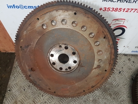 John Deere 3220, 3215, 3415, 3420 Telehandler Flywheel Assy R516568, R516568 - Zamašnjak za Teleskopski rukovatelj: slika John Deere 3220, 3215, 3415, 3420 Telehandler Flywheel Assy R516568, R516568 - Zamašnjak za Teleskopski rukovatelj John Deere 3220, 3215, 3415, 3420 Telehandler Flywheel Assy R516568, R516568 - Zamašnjak za Teleskopski rukovatelj: slika John Deere 3220, 3215, 3415, 3420 Telehandler Flywheel Assy R516568, R516568 - Zamašnjak za Teleskopski rukovatelj