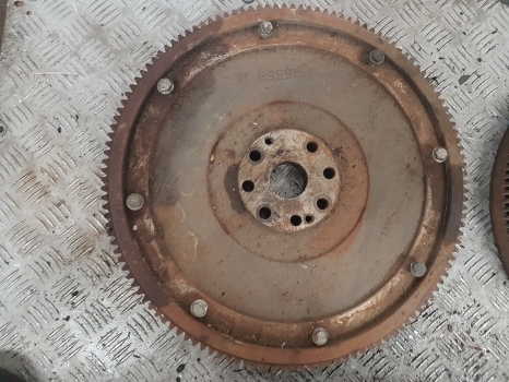 John Deere 3220, 3215, 3415, 3420 Telehandler Flywheel Assy R516568, R516568 - Zamašnjak za Teleskopski rukovatelj: slika John Deere 3220, 3215, 3415, 3420 Telehandler Flywheel Assy R516568, R516568 - Zamašnjak za Teleskopski rukovatelj John Deere 3220, 3215, 3415, 3420 Telehandler Flywheel Assy R516568, R516568 - Zamašnjak za Teleskopski rukovatelj: slika John Deere 3220, 3215, 3415, 3420 Telehandler Flywheel Assy R516568, R516568 - Zamašnjak za Teleskopski rukovatelj